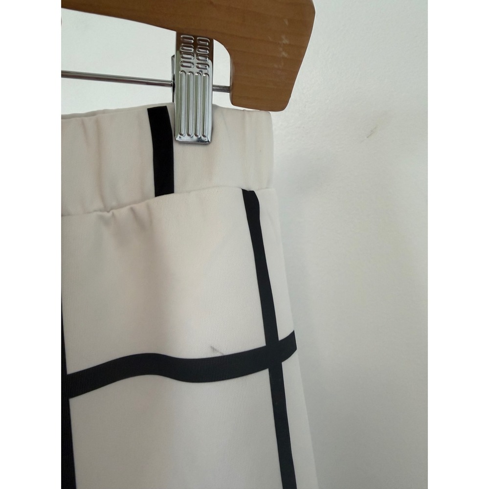 Brickyard Buffalo White & Black Grid Mini Skirt – Size Medium – Good Condition - Picture 3 of 5